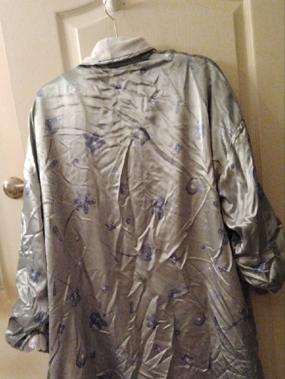Jessica Long And Cozy House Robe - Picture 2 of 13